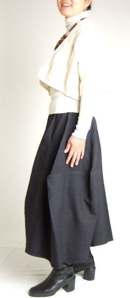 キュービック型のアジアンスカートファッション