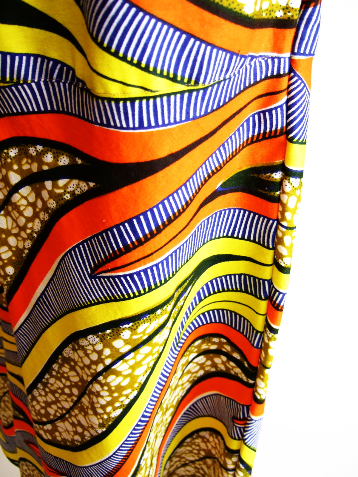 アフリカ柄　生地アップ　ロングスカートafrican print アフリカンプリントの服　大人のアフリカンプリント衣料